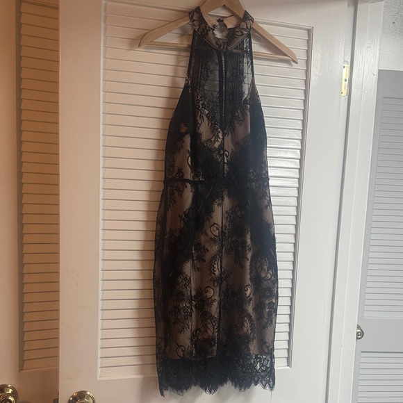 Astr Dresses & Skirts - Astr Black and Cream Backless Lace Dress